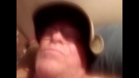 Snapshot of gonadalache chatting on 09/29/25, 05:45 gonadalache online show from 09/29/25, 05:45