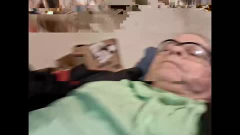 Snapshot of gonadalache chatting on 10/27/25, 12:47 gonadalache online show from 10/27/25, 12:47