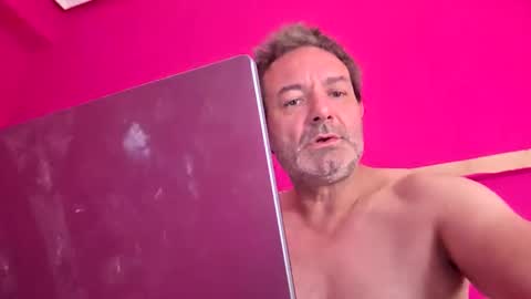 Snapshot of gonzalobilbaogon chatting on 10/23/25, 08:24 gonzalo online show from 10/23/25, 08:24