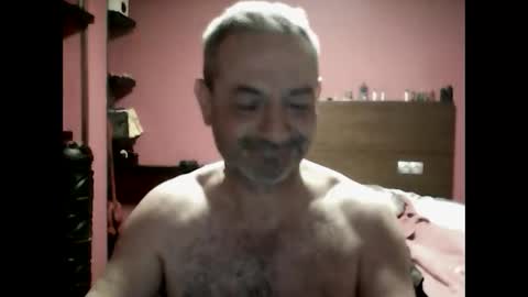 Snapshot of gonzalobilbaogon chatting on 01/14/26, 04:45 gonzalo online show from 01/14/26, 04:45