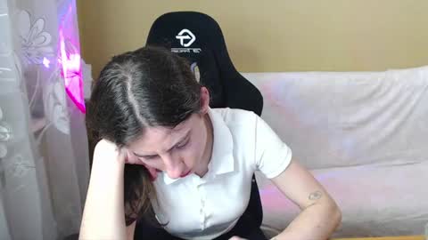 Elizabeth Effie online show from 05/13/26, 05:32