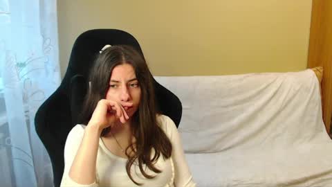 Elizabeth Effie online show from 06/05/26, 04:35