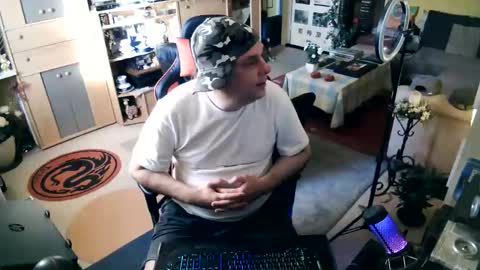 Snapshot of google5001 chatting on 11/06/25, 08:37 google5001 online show from 11/06/25, 08:37