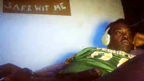 Snapshot of goonergreen chatting on 10/20/25, 08:04 GoonerGreen online show from 10/20/25, 08:04