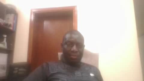 Snapshot of gorashado chatting on 10/09/25, 08:18 Sexy Black Model online show from 10/09/25, 08:18