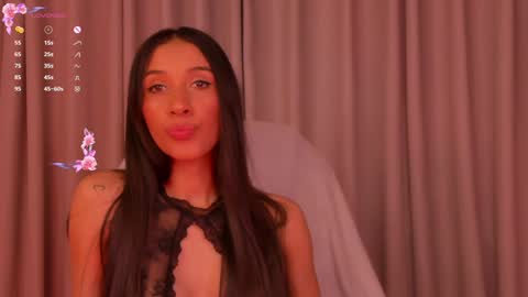 Snapshot of gorgeous_brunette chatting on 01/28/25, 09:08 Rose online show from 01/28/25, 09:08