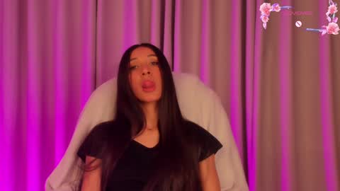 Snapshot of gorgeous_brunette chatting on 01/31/25, 11:56 Rose online show from 01/31/25, 11:56