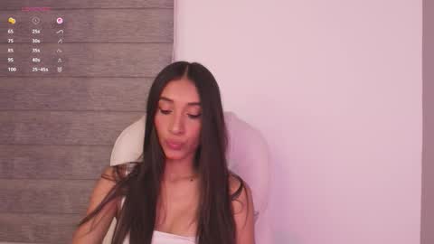 Snapshot of gorgeous_brunette chatting on 02/04/26, 06:30 Rose online show from 02/04/26, 06:30