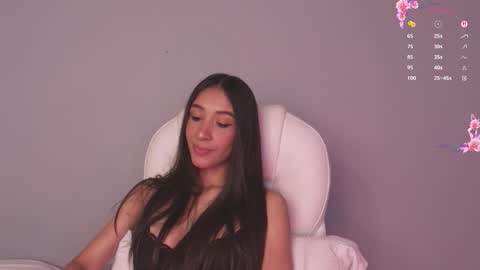 Snapshot of gorgeous_brunette chatting on 03/08/26, 11:58 Rose online show from 03/08/26, 11:58