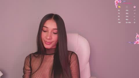 Snapshot of gorgeous_brunette chatting on 03/30/26, 08:15 Rose online show from 03/30/26, 08:15