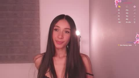 Snapshot of gorgeous_brunette chatting on 04/28/26, 09:03 Rose online show from 04/28/26, 09:03