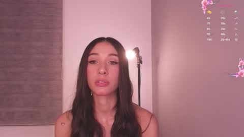 Snapshot of gorgeous_brunette chatting on 04/29/26, 09:57 Rose online show from 04/29/26, 09:57