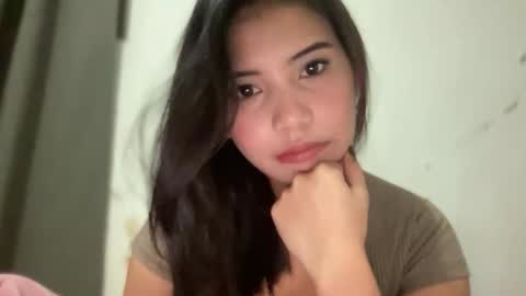 Snapshot of gorgeous_lyn1 chatting on 11/30/25, 05:22 Lyn online show from 11/30/25, 05:22