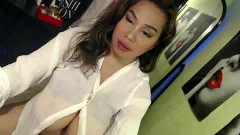 Snapshot of gorgeous_rica chatting on 06/30/26, 02:12 Rica online show from 06/30/26, 02:12