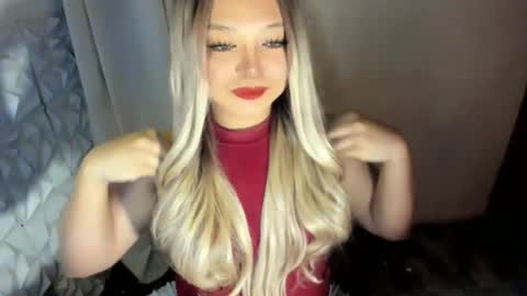 Snapshot of gorgeousamandarose chatting on 05/23/26, 06:18 Amanda rose online show from 05/23/26, 06:18