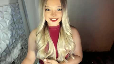 Snapshot of gorgeousamandarose chatting on 05/27/26, 01:24 Amanda rose online show from 05/27/26, 01:24