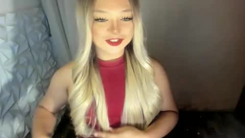 Snapshot of gorgeousamandarose chatting on 05/31/26, 02:35 Amanda rose online show from 05/31/26, 02:35