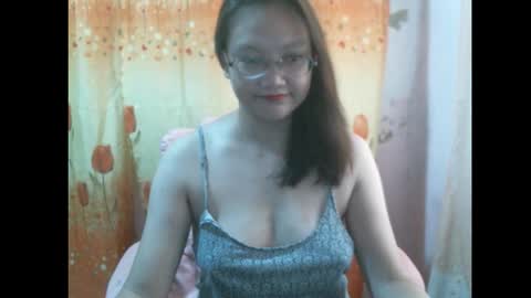 Snapshot of gorgeousmama chatting on 10/17/25, 04:37 gorgeousmama online show from 10/17/25, 04:37