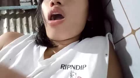 Snapshot of gorgeouspinay_babe chatting on 03/29/26, 09:48 GorgeousPinay babe online show from 03/29/26, 09:48