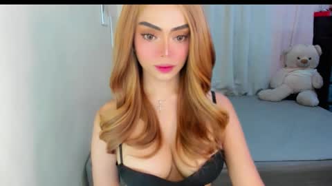 Snapshot of gorgeoustransgirl chatting on 03/21/26, 01:26 Emmy online show from 03/21/26, 01:26