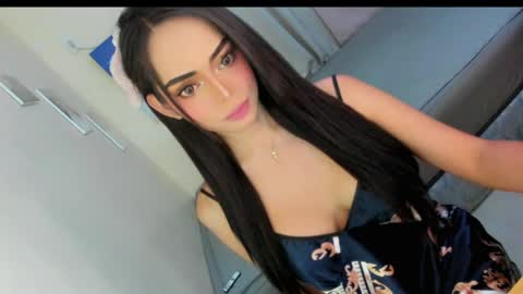 Snapshot of gorgeoustransgirl chatting on 04/05/26, 09:50 Emmy online show from 04/05/26, 09:50