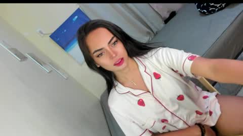 Snapshot of gorgeoustransgirl chatting on 04/06/26, 06:31 Emmy online show from 04/06/26, 06:31