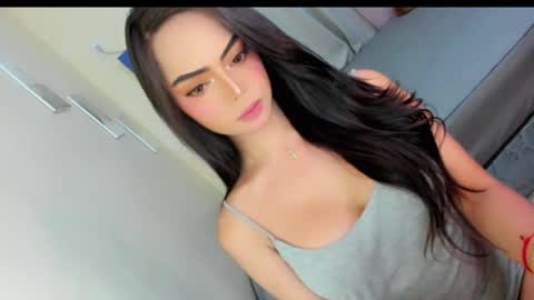 Snapshot of gorgeoustransgirl chatting on 04/08/26, 11:10 Emmy online show from 04/08/26, 11:10