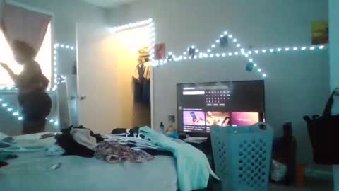 Snapshot of gotcake713 chatting on 10/05/25, 03:10 Sue Goddess online show from 10/05/25, 03:10