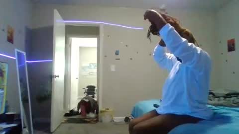 Snapshot of gotcake713 chatting on 11/23/25, 01:55 Sue Goddess online show from 11/23/25, 01:55