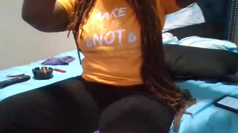 Snapshot of gotcake713 chatting on 11/25/25, 12:10 Sue Goddess online show from 11/25/25, 12:10