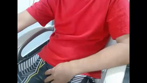 Snapshot of goten7 chatting on 11/03/25, 04:36 Andres online show from 11/03/25, 04:36