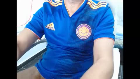 Snapshot of goten7 chatting on 11/08/25, 04:23 Andres online show from 11/08/25, 04:23