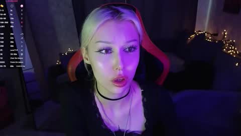 Violeta online show from 12/21/25, 10:11