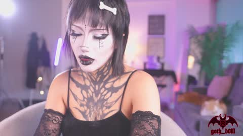 sophie  Special celebration a the beach 300k followers 3011 and 0112   online show from 10/24/25, 08:38