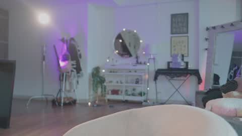 sophie  Special celebration a the beach 300k followers 3011 and 0112   online show from 02/08/26, 08:45