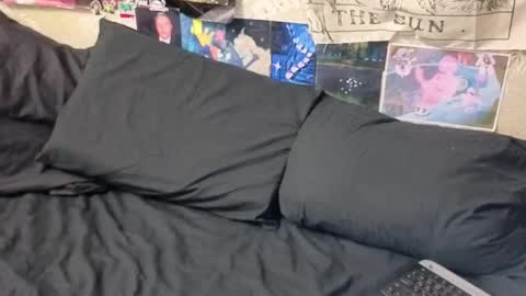 Amy online show from 10/19/25, 07:03