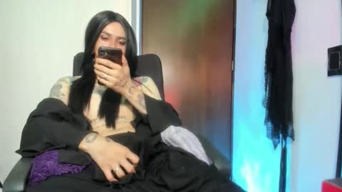 Snapshot of goth_ru chatting on 11/02/25, 08:11 Russ online show from 11/02/25, 08:11