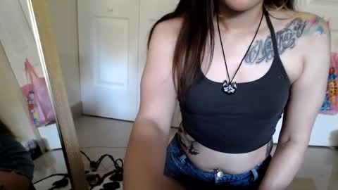 Snapshot of gothbaby305 chatting on 02/04/25, 08:49 gothbaby305 online show from 02/04/25, 08:49