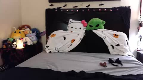 Snapshot of gothbaby305 chatting on 10/11/25, 02:11 gothbaby305 online show from 10/11/25, 02:11