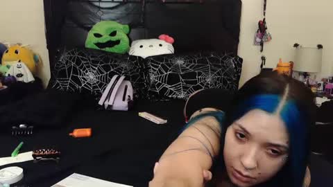 Snapshot of gothbaby305 chatting on 10/17/25, 10:34 gothbaby305 online show from 10/17/25, 10:34