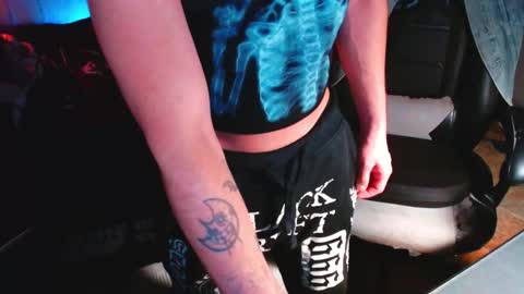 Snapshot of gothbro chatting on 11/28/25, 11:02 Kris online show from 11/28/25, 11:02