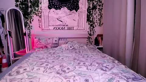    online show from 02/23/25, 12:19