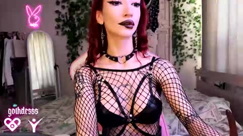    online show from 09/26/25, 06:06