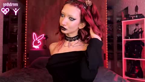    online show from 10/04/25, 10:30