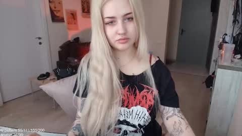 Snapshot of gothkittys chatting on 03/25/26, 12:00 traumfrau Kira angel face devil eyes I SELL A LOT VIDEO IN GALLERY online show from 03/25/26, 12:00