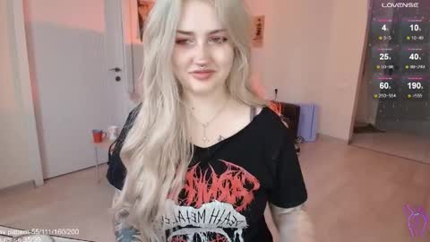 Snapshot of gothkittys chatting on 03/27/26, 11:21 traumfrau Kira angel face devil eyes I SELL A LOT VIDEO IN GALLERY online show from 03/27/26, 11:21