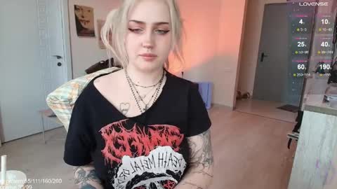 Snapshot of gothkittys chatting on 03/29/26, 12:27 traumfrau Kira angel face devil eyes I SELL A LOT VIDEO IN GALLERY online show from 03/29/26, 12:27