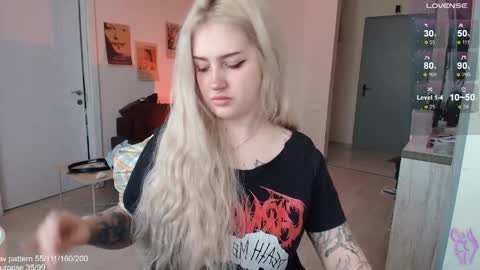 Snapshot of gothkittys chatting on 03/31/26, 10:48 traumfrau Kira angel face devil eyes I SELL A LOT VIDEO IN GALLERY online show from 03/31/26, 10:48