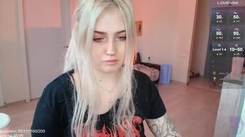 Snapshot of gothkittys chatting on 04/01/26, 01:41 traumfrau Kira angel face devil eyes I SELL A LOT VIDEO IN GALLERY online show from 04/01/26, 01:41