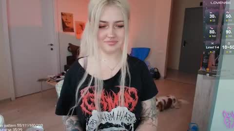 Snapshot of gothkittys chatting on 04/11/26, 11:25 traumfrau Kira angel face devil eyes I SELL A LOT VIDEO IN GALLERY online show from 04/11/26, 11:25